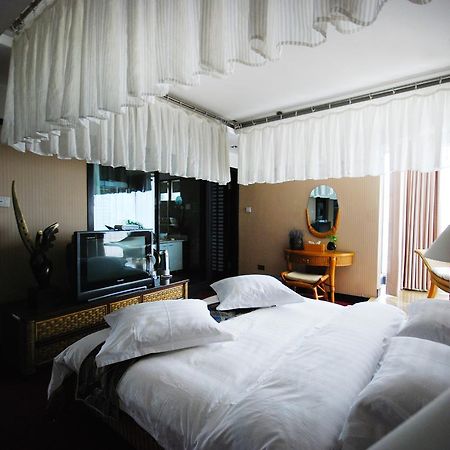 Xinjiang Yema International Clubhouse Hotel อุรุมชี ภายนอก รูปภาพ