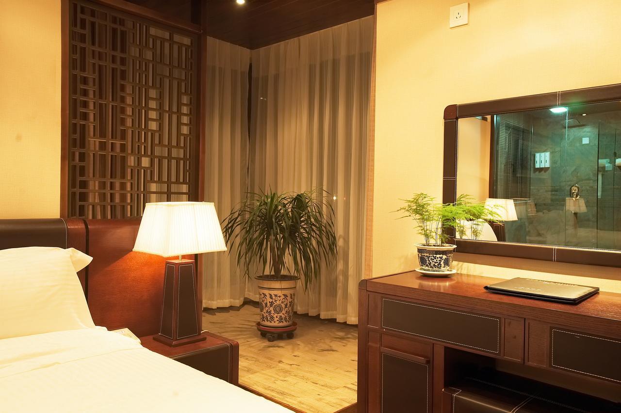 Xinjiang Yema International Clubhouse Hotel อุรุมชี ภายนอก รูปภาพ