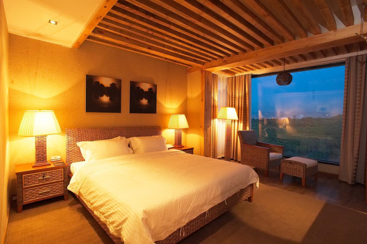 Xinjiang Yema International Clubhouse Hotel อุรุมชี ภายนอก รูปภาพ