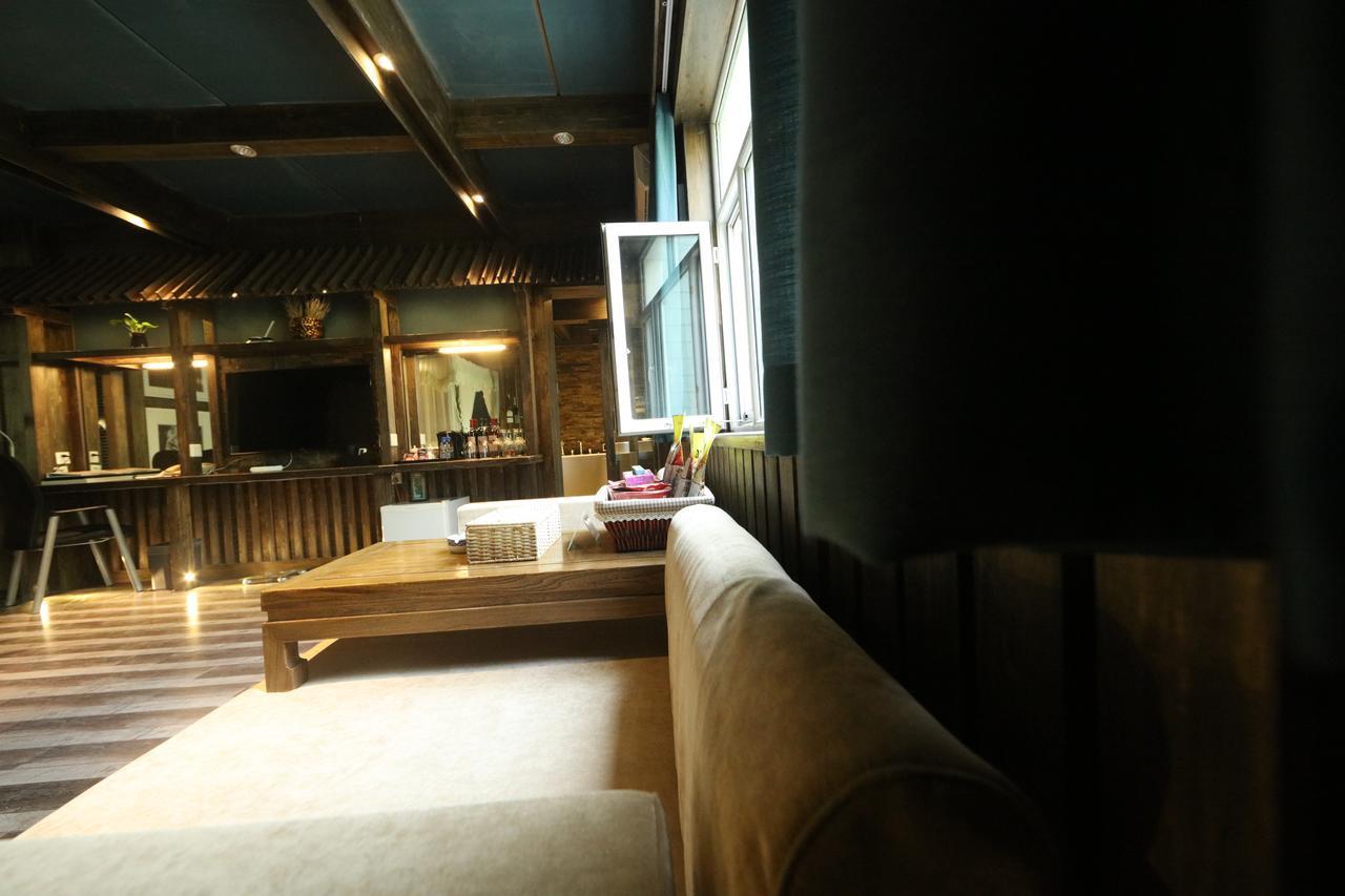 Xinjiang Yema International Clubhouse Hotel อุรุมชี ภายนอก รูปภาพ