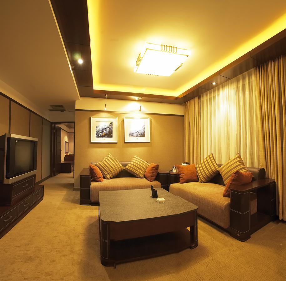 Xinjiang Yema International Clubhouse Hotel อุรุมชี ภายนอก รูปภาพ