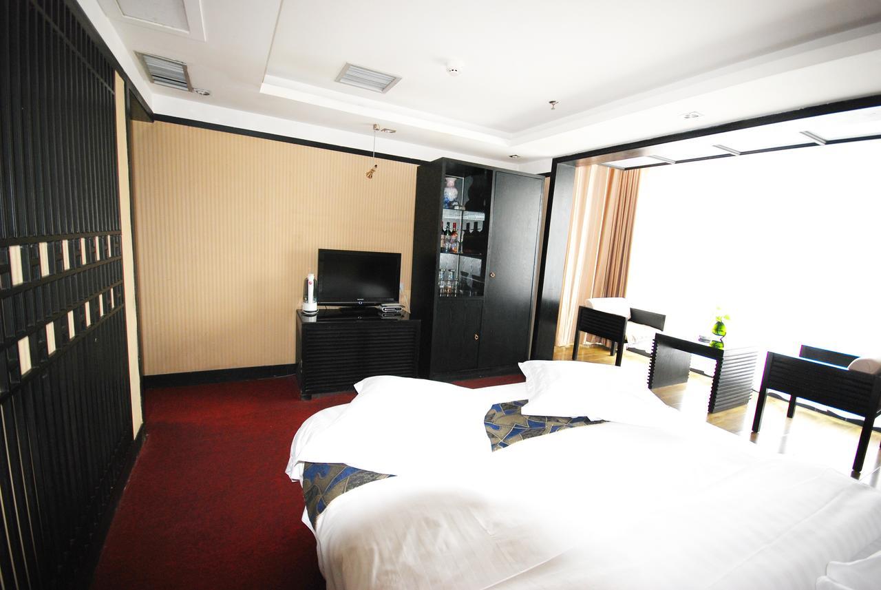 Xinjiang Yema International Clubhouse Hotel อุรุมชี ภายนอก รูปภาพ