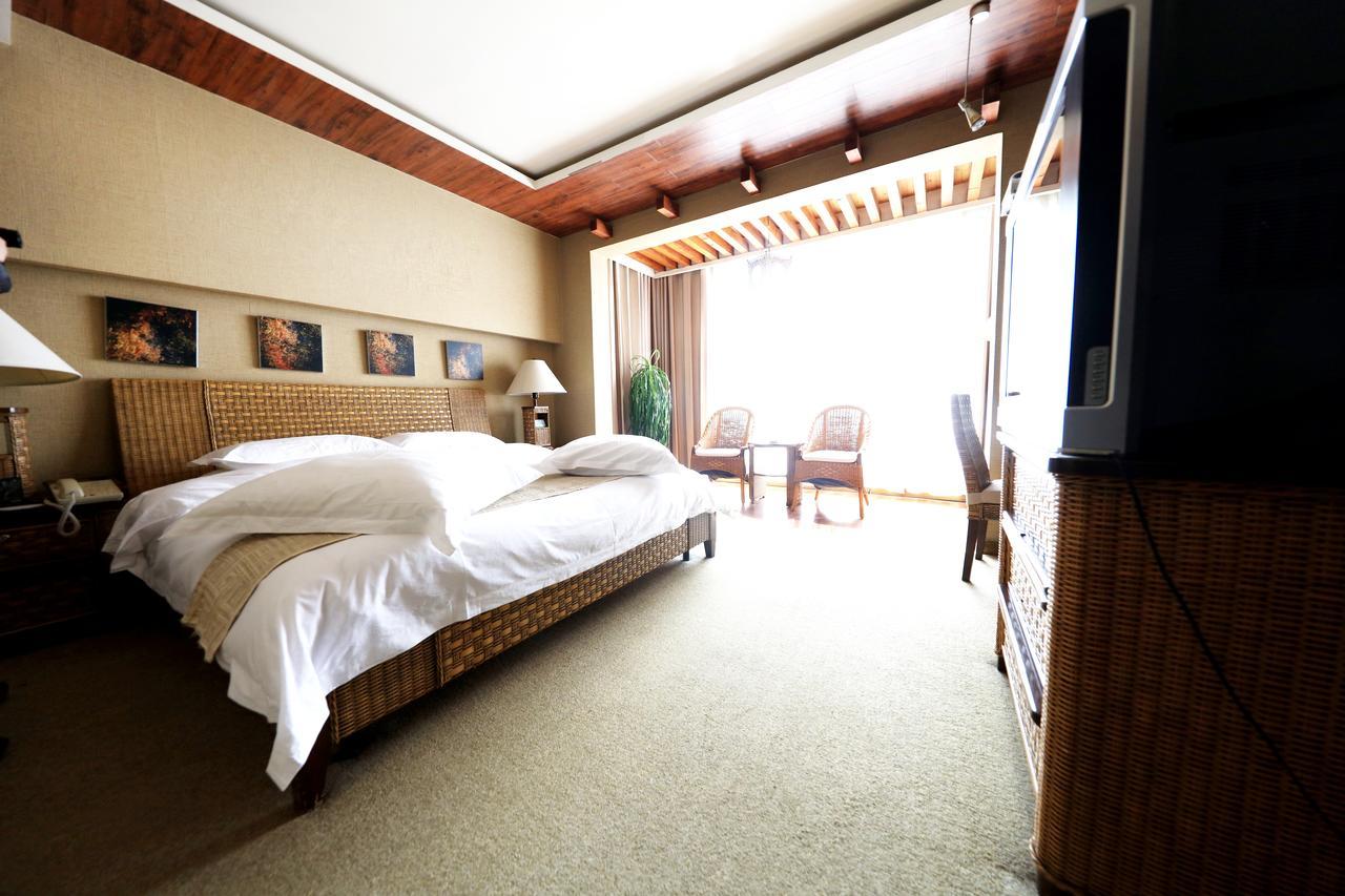 Xinjiang Yema International Clubhouse Hotel อุรุมชี ภายนอก รูปภาพ