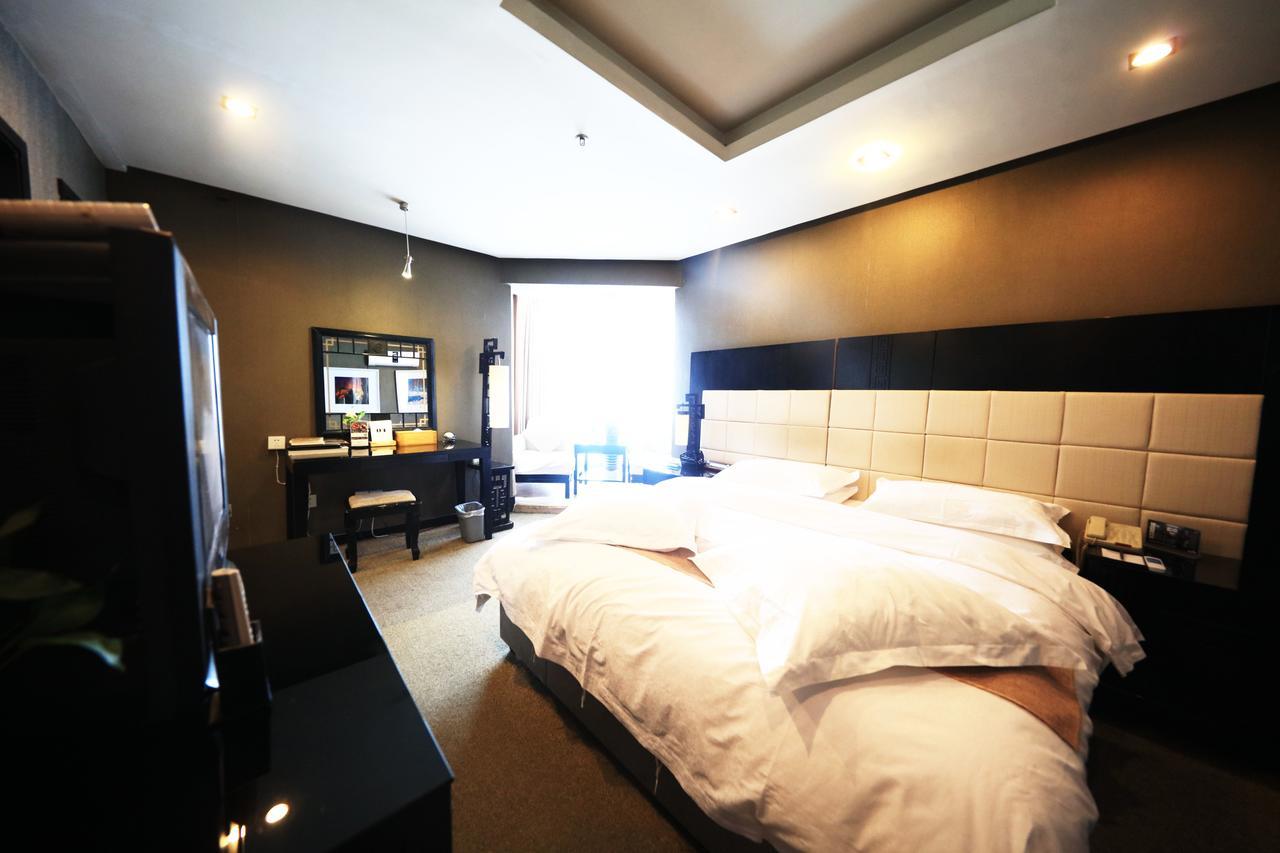 Xinjiang Yema International Clubhouse Hotel อุรุมชี ภายนอก รูปภาพ